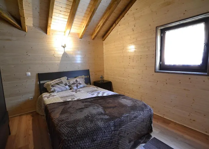 Casas De Xisto, Branda Da Aveleira